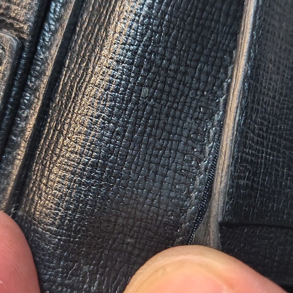 Gucci Wallet Black Leather with Silver Accent - Picture 11 of 11